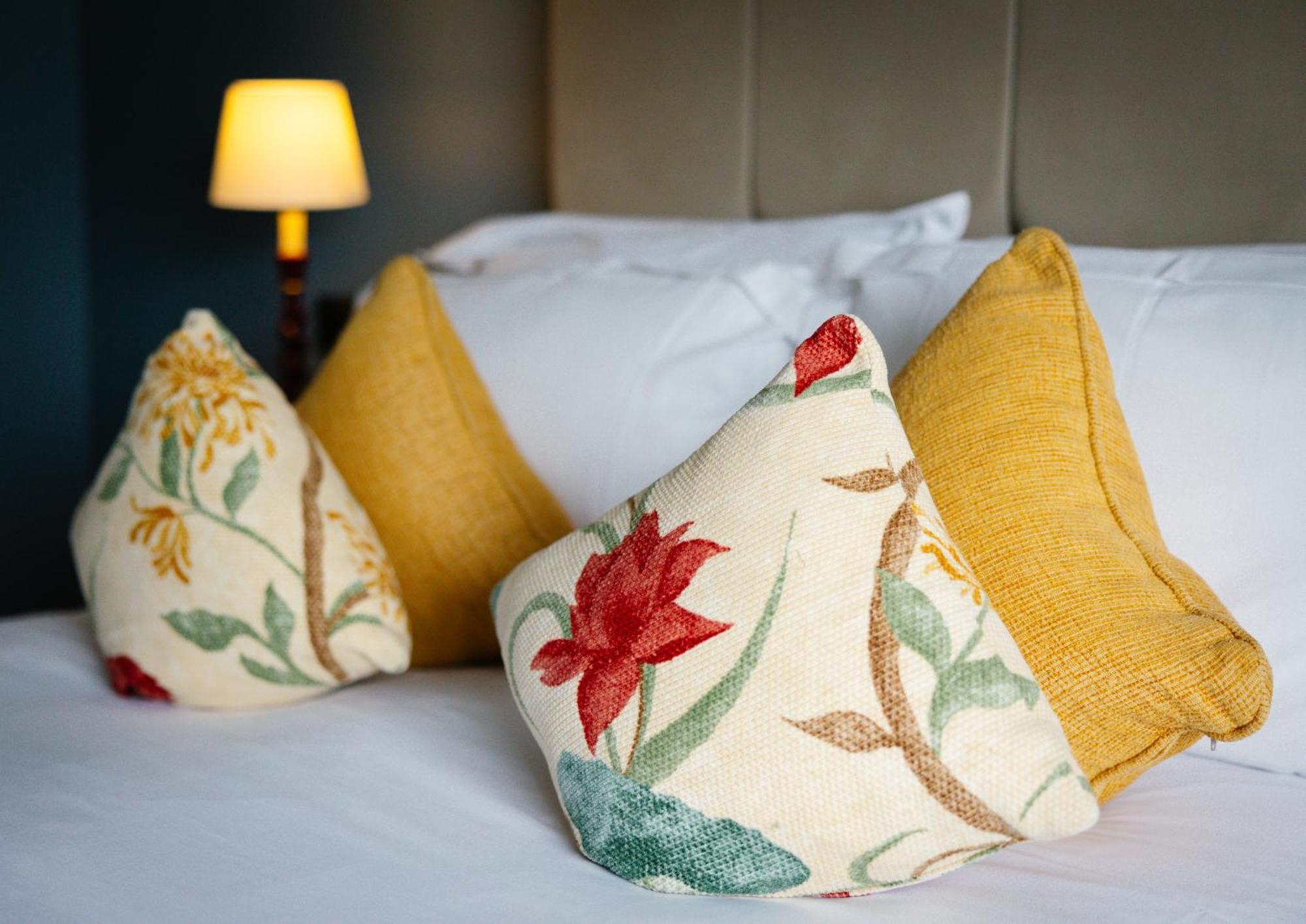 Conyngham Arms Hotel Слейн Екстериор снимка
