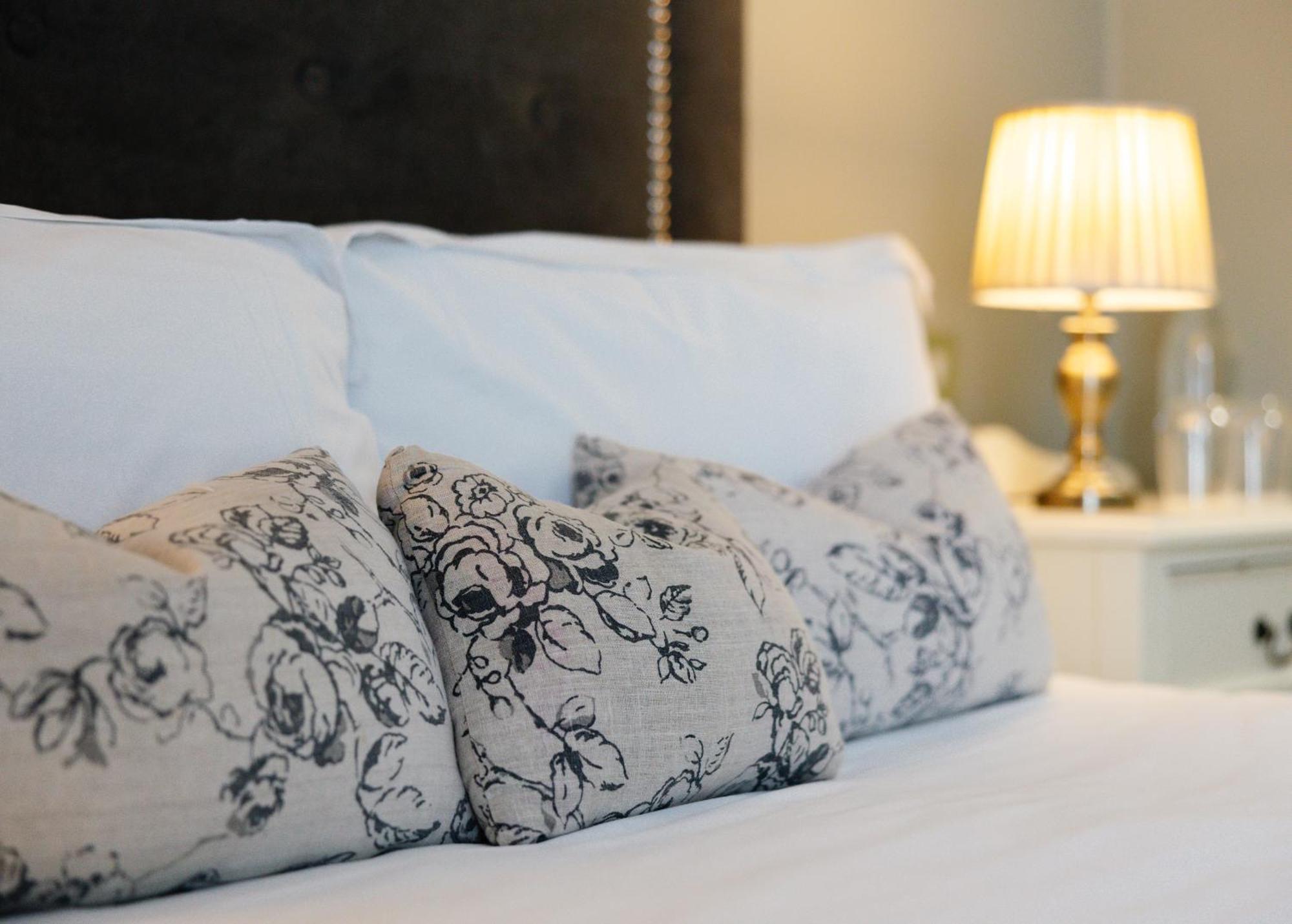 Conyngham Arms Hotel Слейн Екстериор снимка